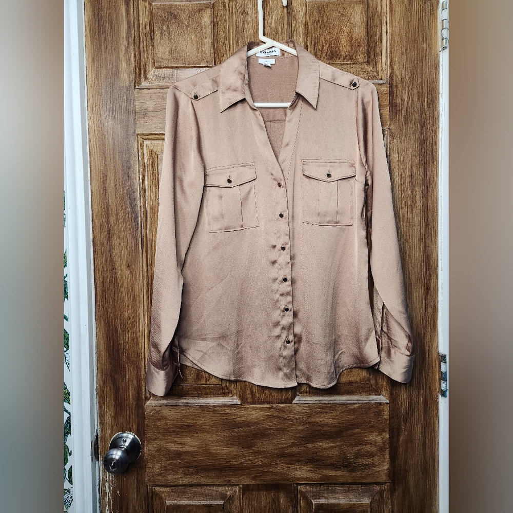 ✨️Final Price✨️Express Sz M Pecan Brown Slim Fit Portofino Button Up Shirt